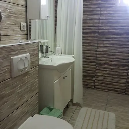 Elmas Apartamento *