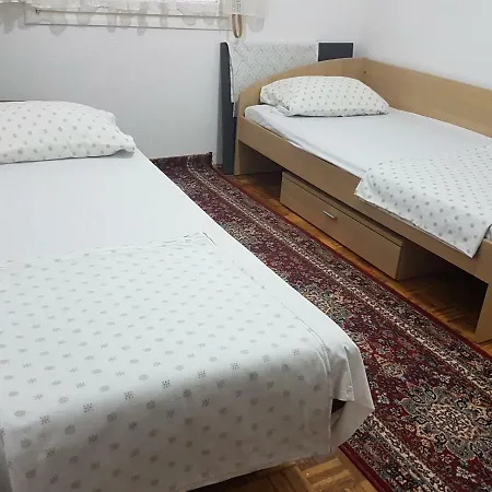 Elmas Apartamento Bihać